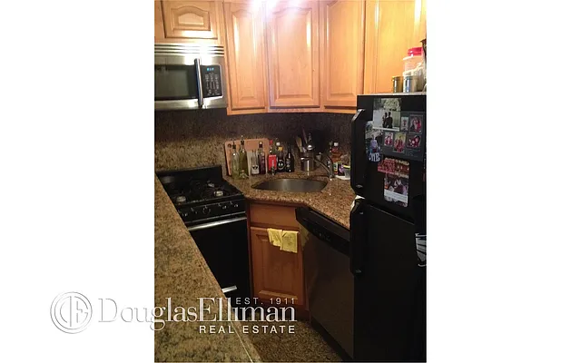 Rented by Douglas Elliman | media 19
