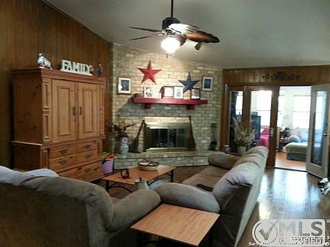 5th image of 1422 Plumeria St