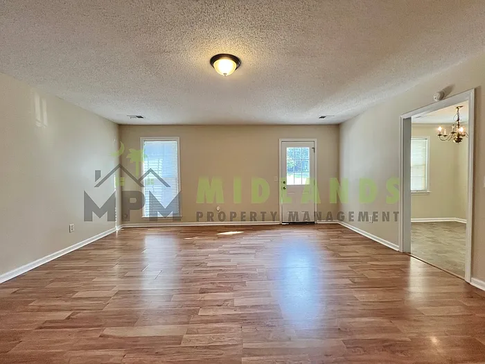 3 bed, 2.0 bath, 1416 sqft, $1,800 — Photo 4