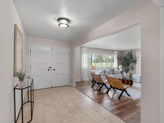 4th image of 44098 Country Club Dr