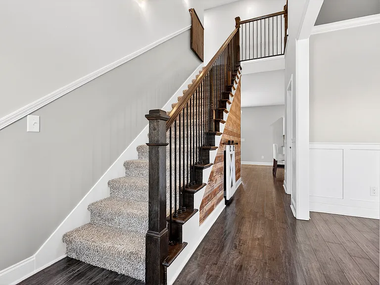 104 Woodtrace Ct — Photo 8