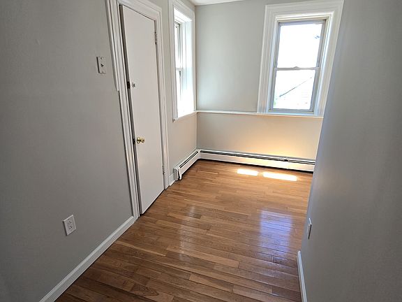 5th image of 81 W Main St