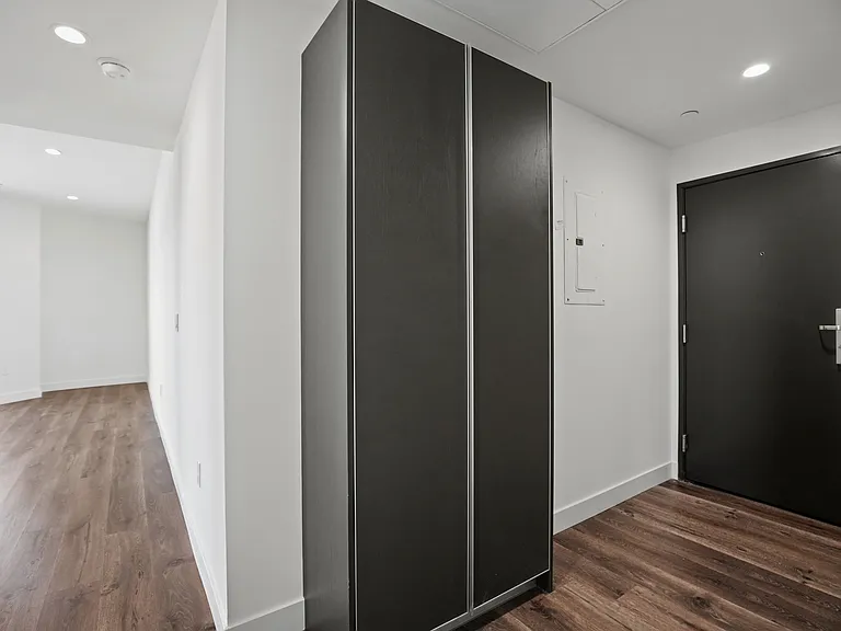 The Fairfax Flats — Photo 18