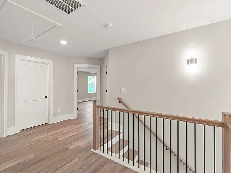 3905 Plainview Rd — Photo 30
