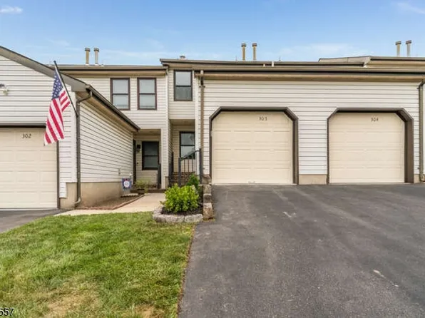 303 Larch Ct, Raritan Twp., NJ 08822