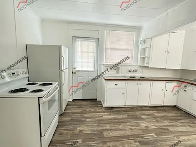 408 S Iron St #15 — Photo 5