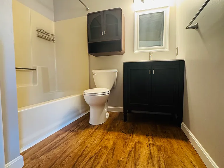 200 Woodlawn Ave #315 — Photo 10