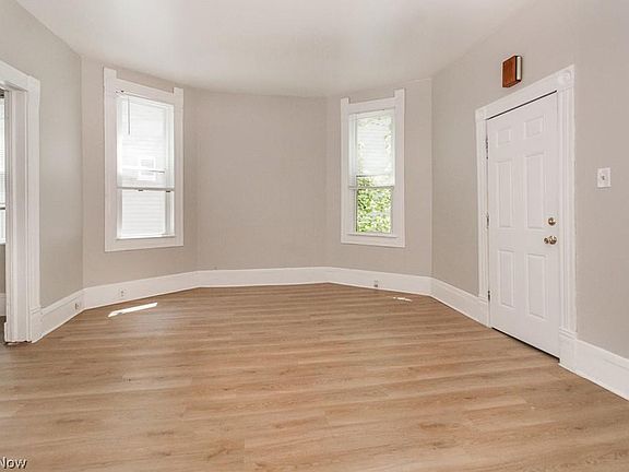 3rd image of 1345 W 61st St #1