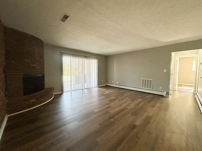 5910 Belmont Ave #3 — Photo 3