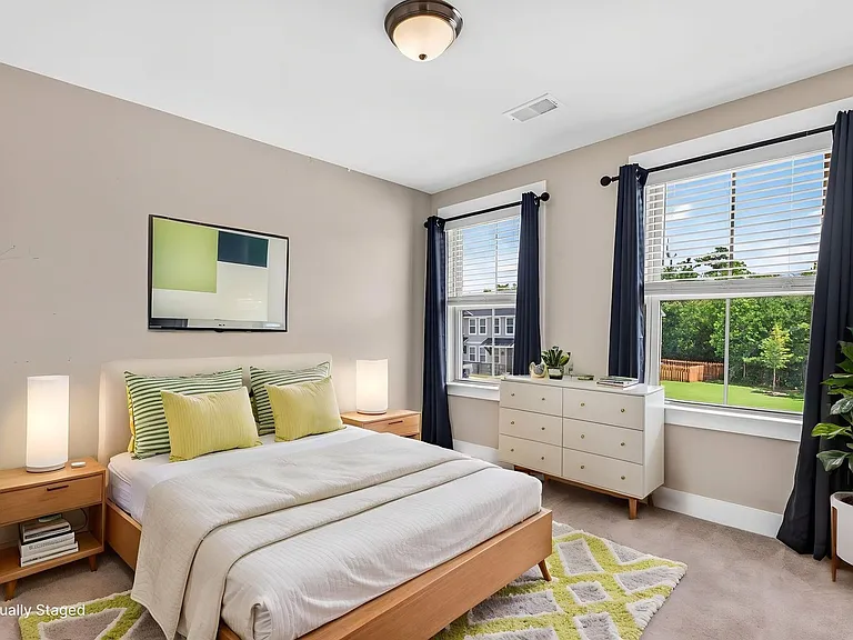 7795 Park Gate Dr — Photo 29