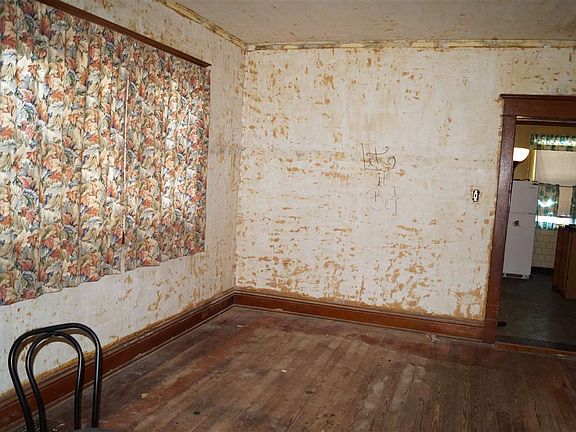 5th image of 418 S Olive St