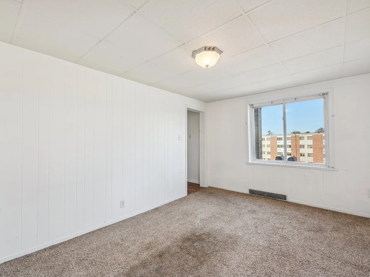 16 Eggers Avenue - Downs... — Photo 2
