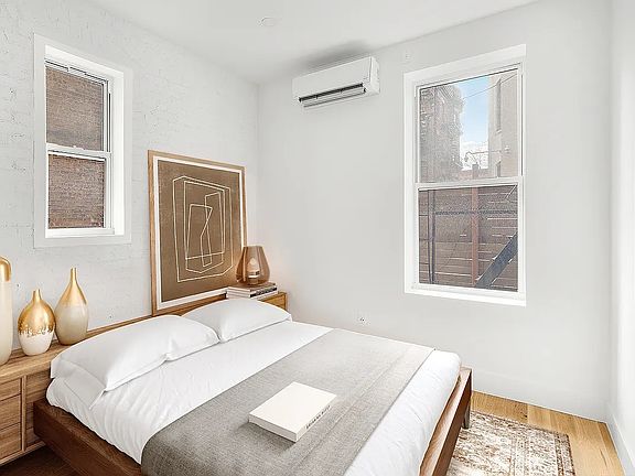 4th image of 1440 Pacific St #1