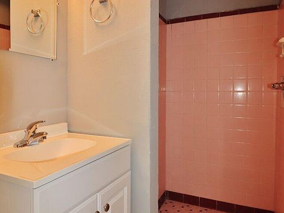 5th image of 1079 Crestdale St