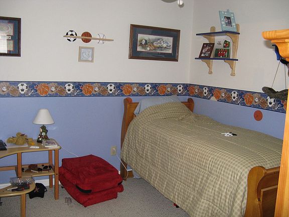 2nd bedroom