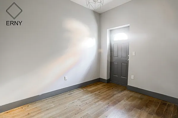 Rented by ERNY LLC | media 7