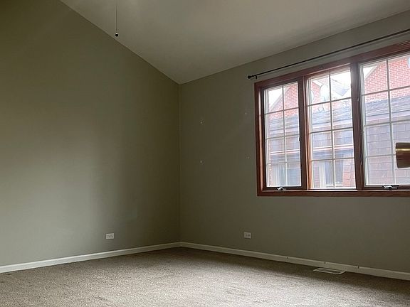 4th image of 309 Elgin Ave APT D