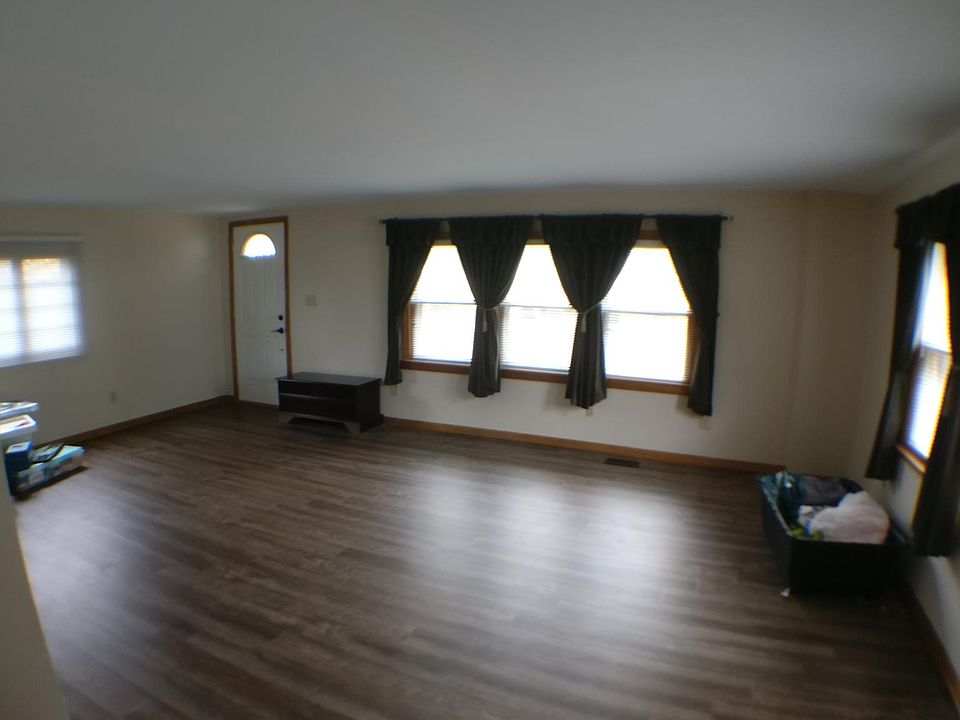Living room, directly in from front door