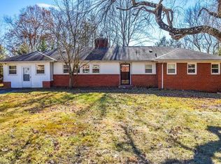 8 Fernlawn Rd, Asheville, NC 28805