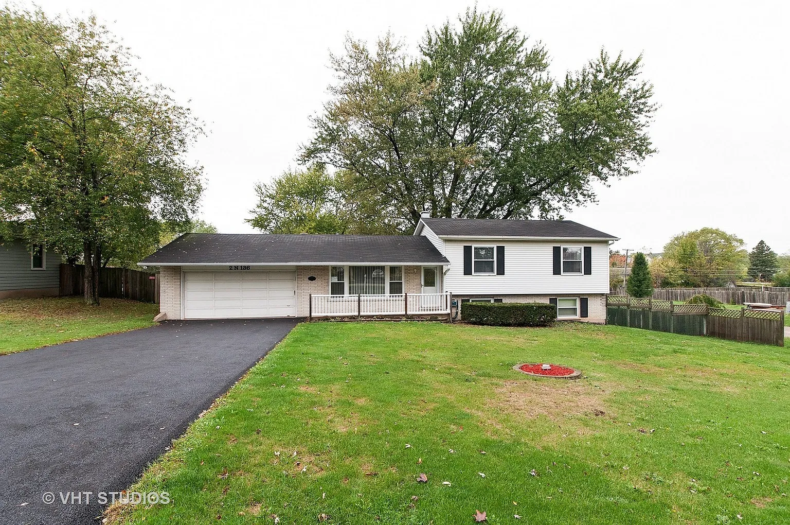 2N136 Mildred Ave photo 1