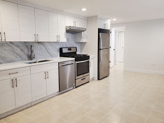 2nd image of 5685 W Goodman St #G