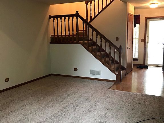 5th image of 648 Hillview Ct