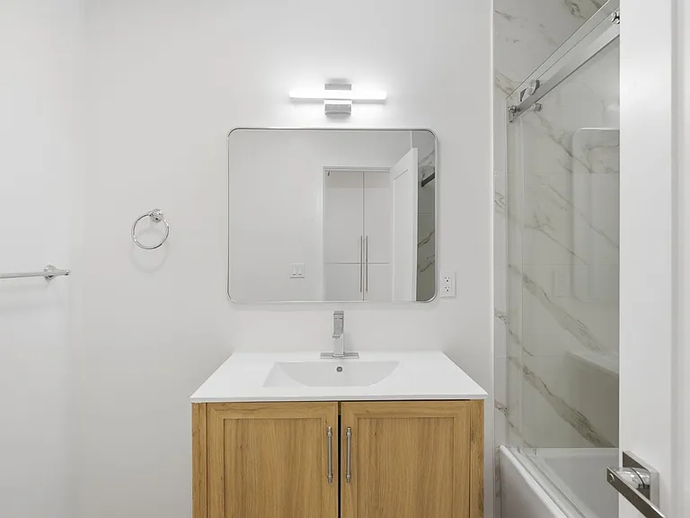 4321 Saugus Ave — Photo 24