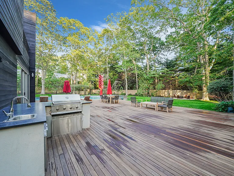 121 Montauk Hwy — Photo 25
