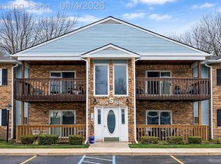 1584 Shoemaker Dr, Westland, MI 48185