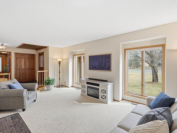 4th image of 4125 Bridgewater Cir