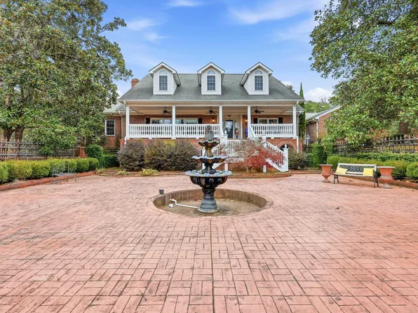 705 Woodland Dr., Kingstree, SC 29556