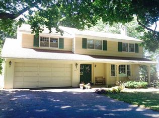 1357 Wemple Ln, Niskayuna, NY 12309