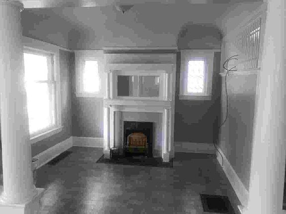4th image of 2245 E 81st St