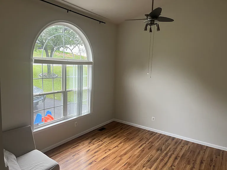 11 Ebony Ct — Photo 3