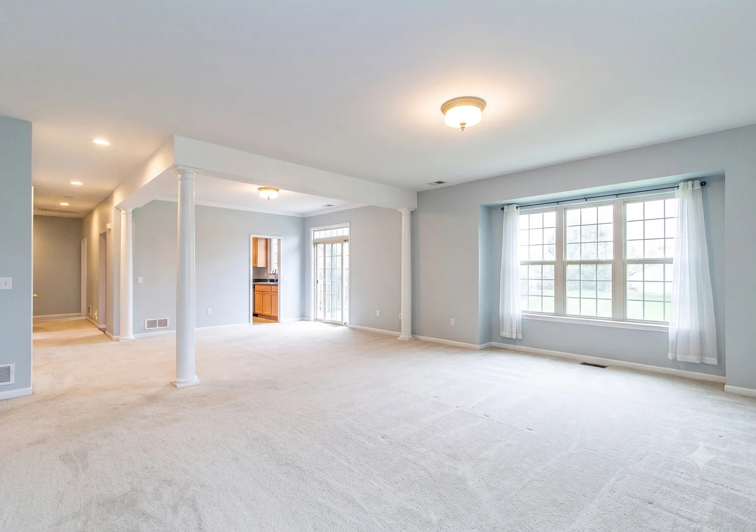 4 bed, 3.5 bath, 2846 sqft, $4,500 — Photo 3