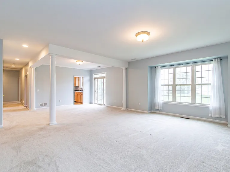 6 Beaconsfield Ct — Photo 3