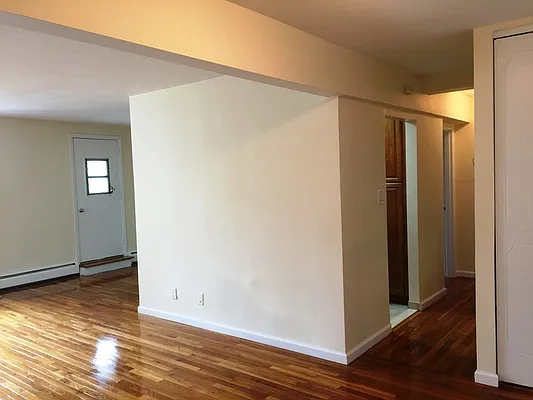 Rented by Prime Realty | media 8