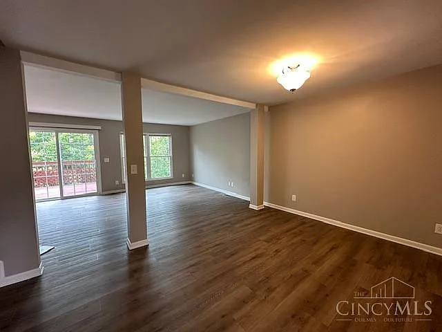 3 bed, 4.0 bath, 2071 sqft, $2,325 — Photo 3