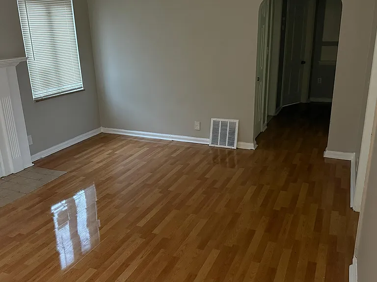 10370 Britain St — Photo 7