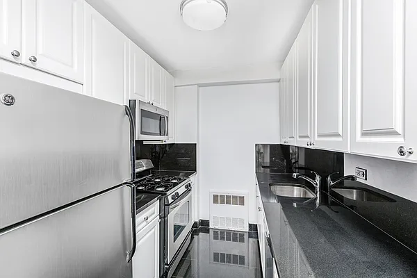 Rented by GoodRock Realty | media 2