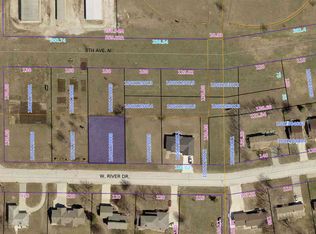 3823 E Tiffin Ave, Des Moines, IA 50317