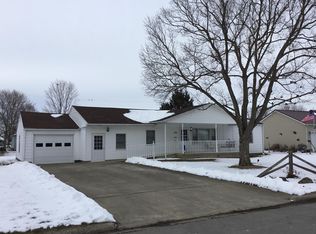 320 Sunset Dr, Circleville, OH 43113