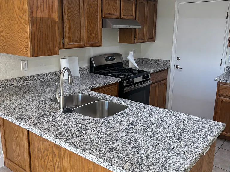 819 E Redondo Dr — Photo 8