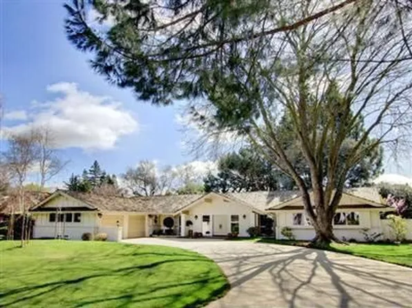 44499 Country Club Dr, El Macero, CA 95618