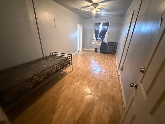2nd image of 712 Brook Ave #8