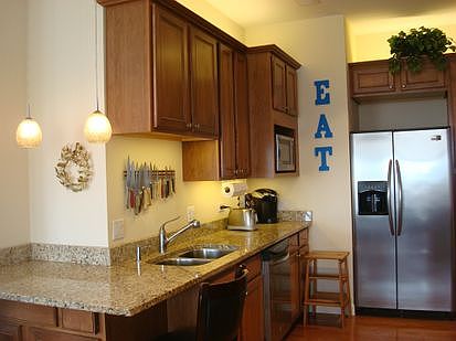 5th image of 1124 Lake St Unit 701