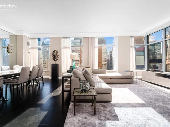 250 East 54th Street image 3 of 21