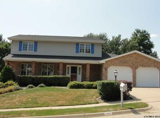 2937 Wilderness Rd, Dubuque, IA 52001