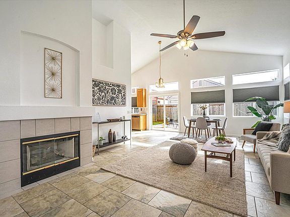4th image of 676 Powderhorn Avenue