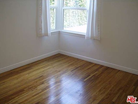 5th image of 4043 Globe Ave